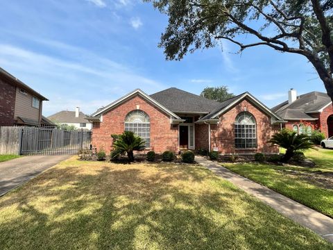 Photo of 1718 Berkoff Drive, Sugar Land, TX 77479 (MLS # 39693402)