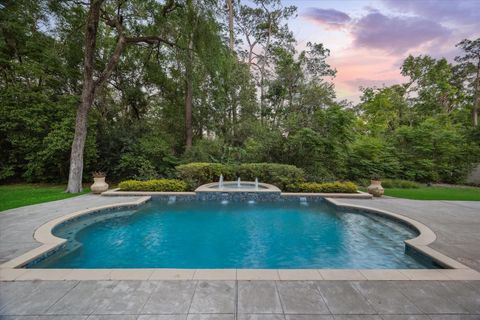 Photo of 608 Little John Lane, Houston, TX 77024 (MLS # 49778355)