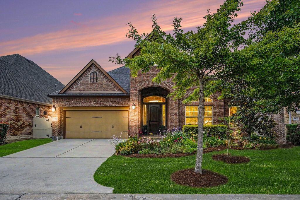 Photo of 9958 Beautyberry, Conroe, TX 77385 (MLS # 97401391)
