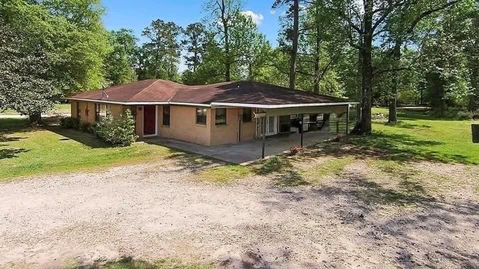 16211 Highway 105