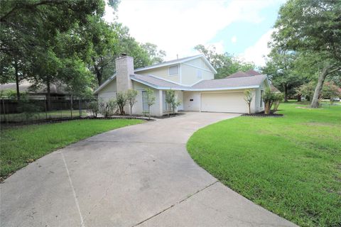 Photo of 2705 Wilmington Drive, Dickinson, TX 77539 (MLS # 35763099)
