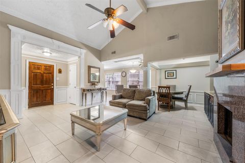 Photo of 12127 W Marsham Circle, Houston, TX 77066 (MLS # 85916294)