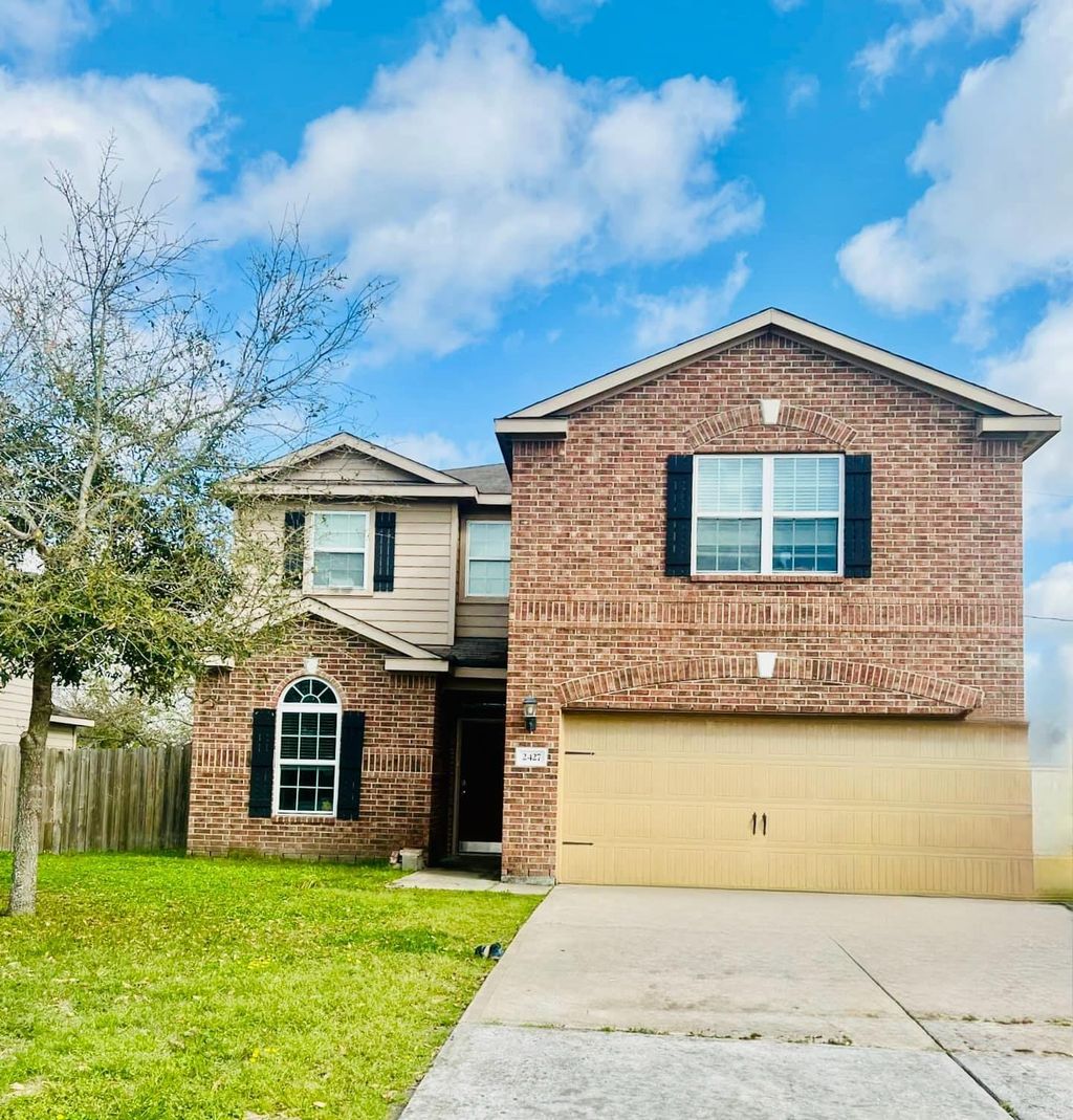 Photo of 2427 Tracy Lane, Highlands, TX 77562 (MLS # 15104516)