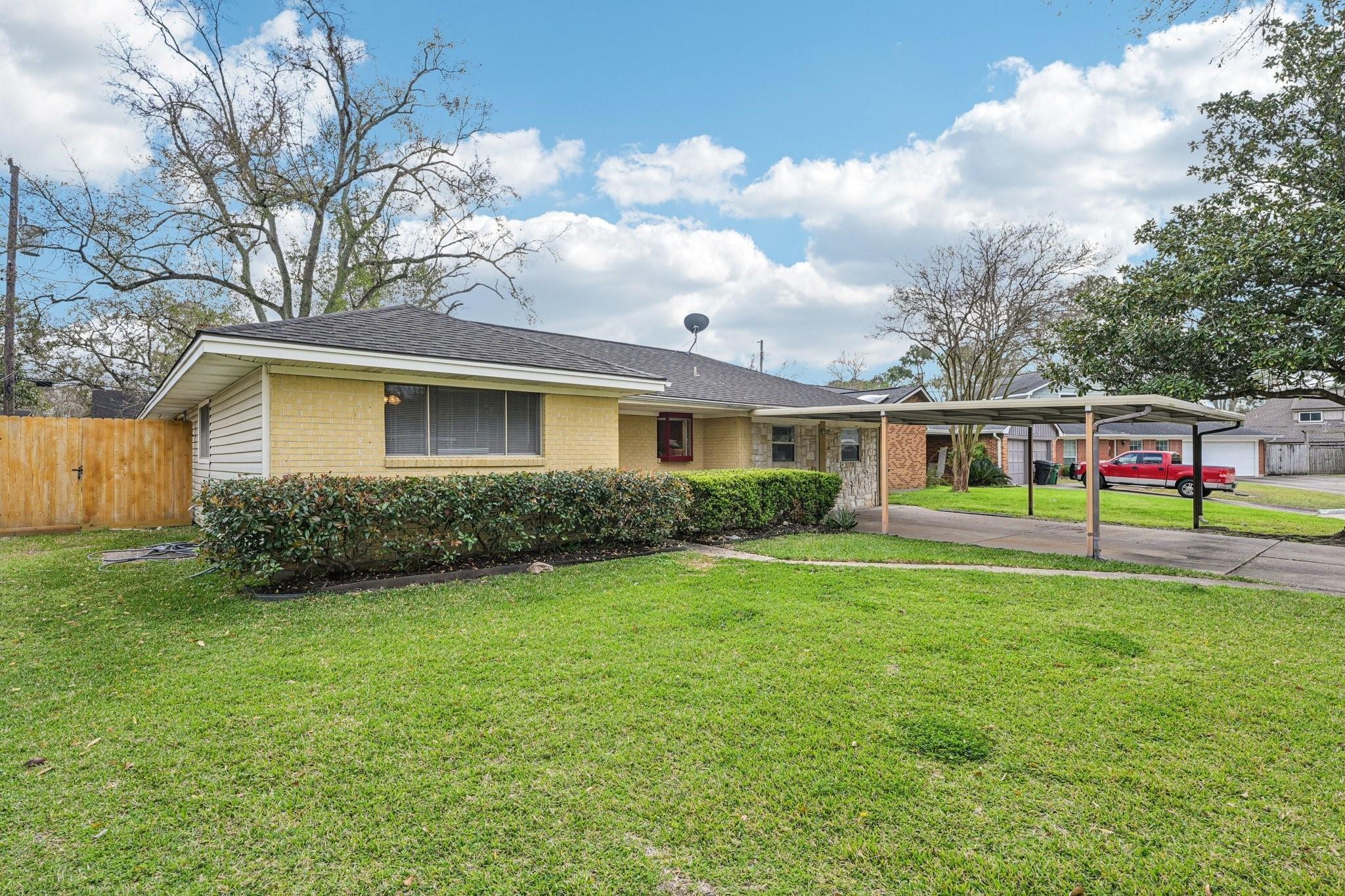 9631 Carousel Lane