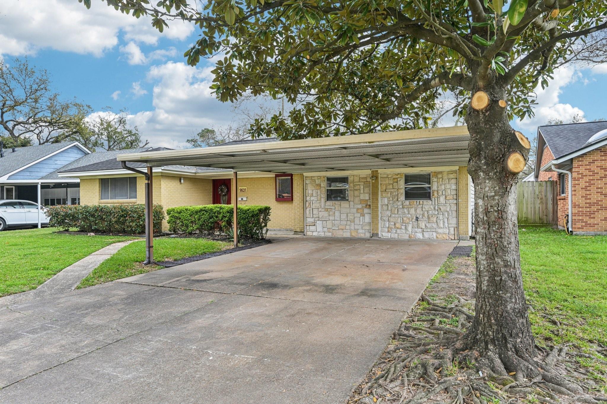 9631 Carousel Lane