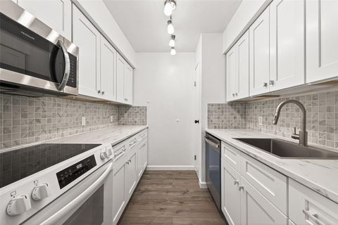 Condo For Sale - 12500 Sandpiper Drive #5<br/> Houston, TX 77035