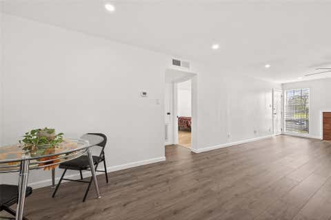 Condo For Sale - 12500 Sandpiper Drive #5<br/> Harris County, Houston, TX 77035