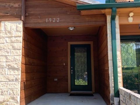 Photo of 1922 20th Street, Huntsville, TX 77340 (MLS # 27097423)