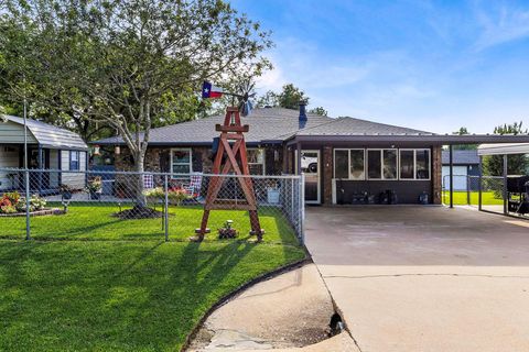 Photo of 188 Huckleberry Road, Onalaska, TX 77360 (MLS # 63534999)