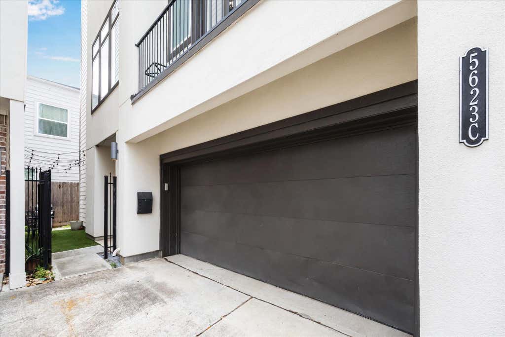 Photo of 5623 Kansas Street #C, Houston, TX 77007 (MLS # 32672997)
