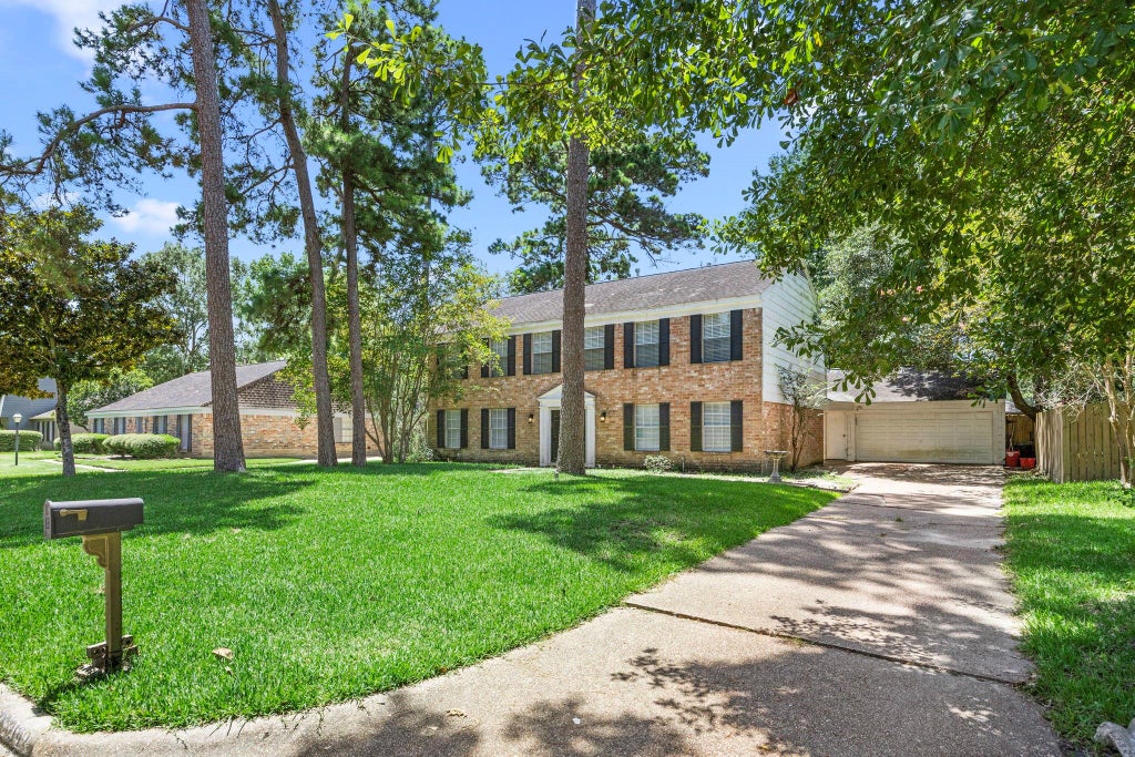 Photo of 2142 Parkdale Drive, Houston, TX 77339 (MLS # 95185880)