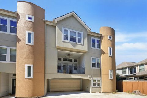 Photo of 5334 Kiam Street #C, Houston, TX 77007 (MLS # 33707618) Photo of 5334 Kiam Street #C, Houston, TX 77007 (MLS # 33707618)