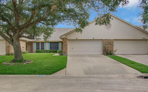 Townhouse For Sale - 3618 Teakwood Lane<br/> Pearland, TX 77584