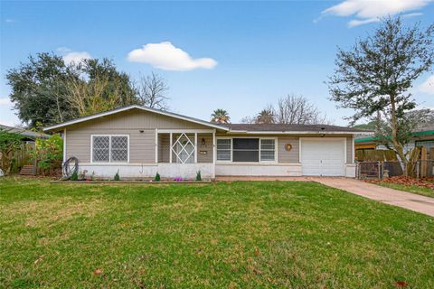 515 24th Avenue N Texas City TX 77590