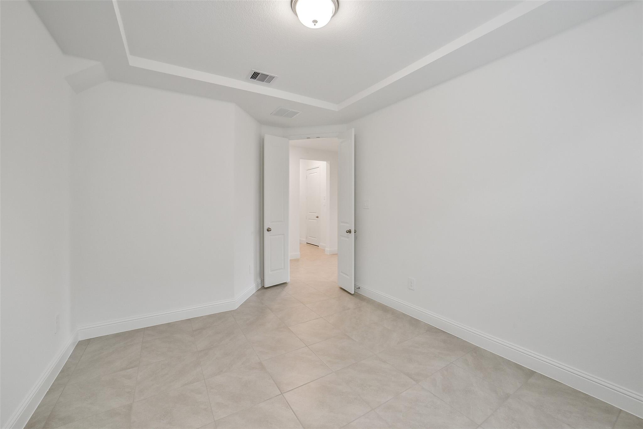 16018 Tangled Vine Lane