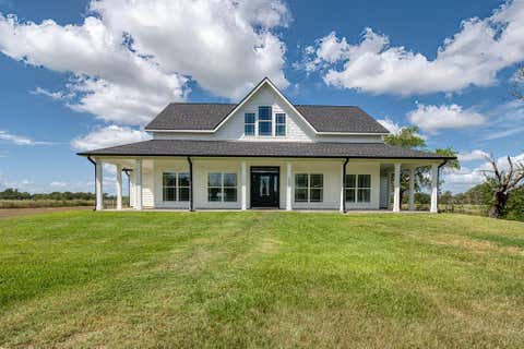 Photo of 1335 Hilltop Road, East Bernard, TX 77435 (MLS # 46681540)