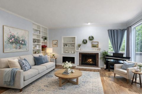 Photo of 35 Litchfield Lane #229, Houston, TX 77024 (MLS # 42312840)