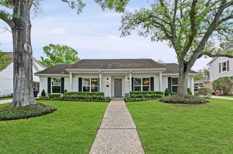Photo of 1607 Crystal Hills Drive, Houston, TX 77077 (MLS # 5109560)