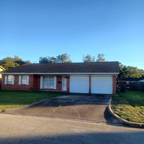 Photo of 3916 Crescent Drive, Bay City, TX 77414 (MLS # 51701228)