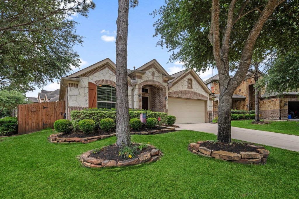Photo of 13839 Slate Mountain Lane, Houston, TX 77044 (MLS # 54429131)
