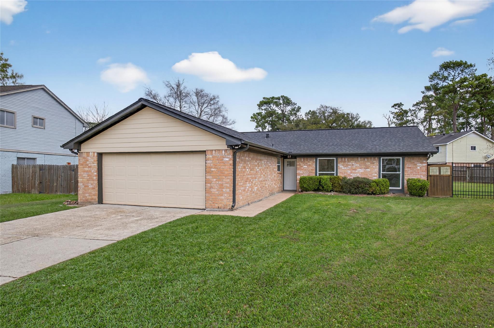 7807 Swallow Park Dr