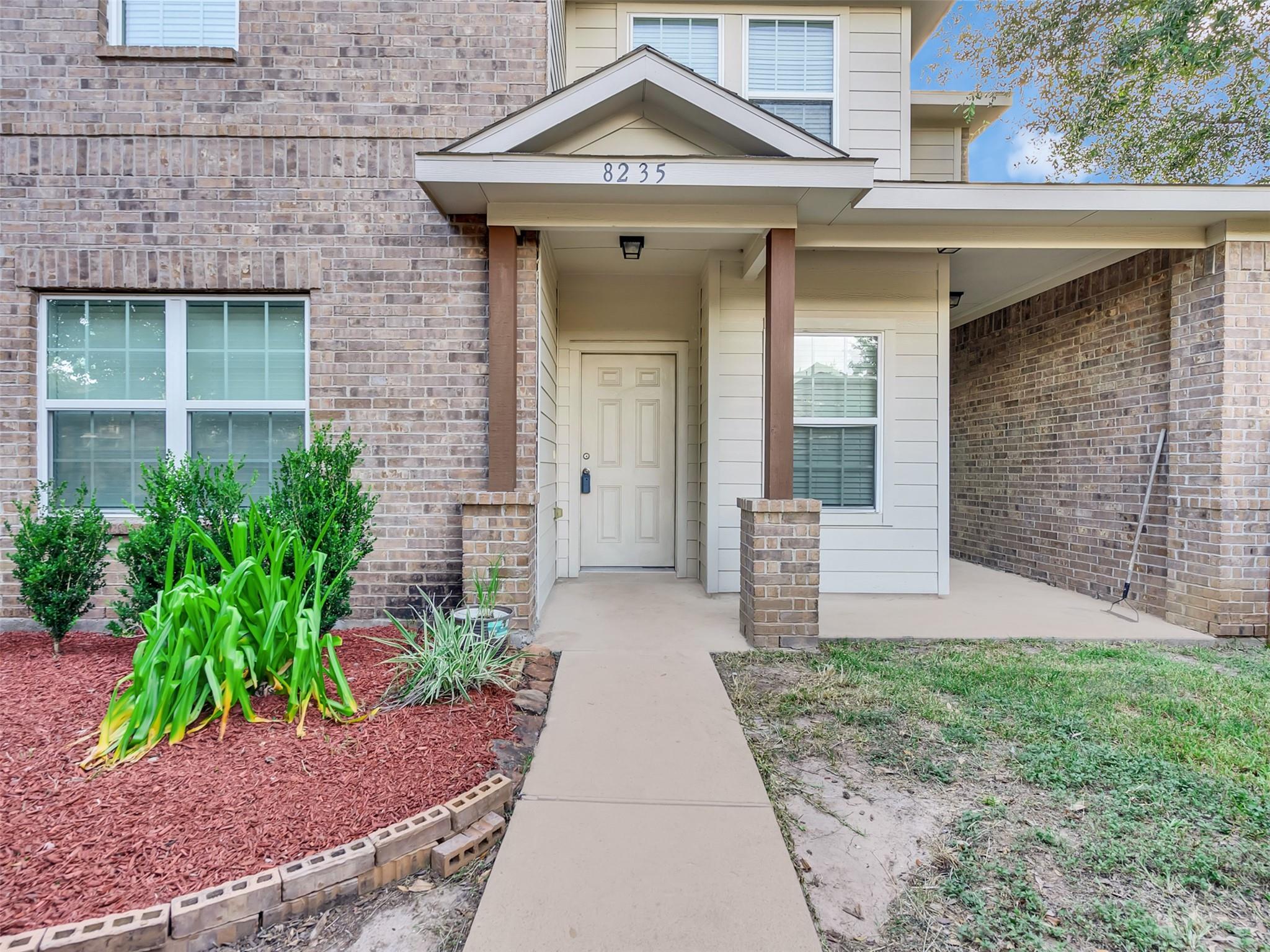 8235 Gran Villa Drive