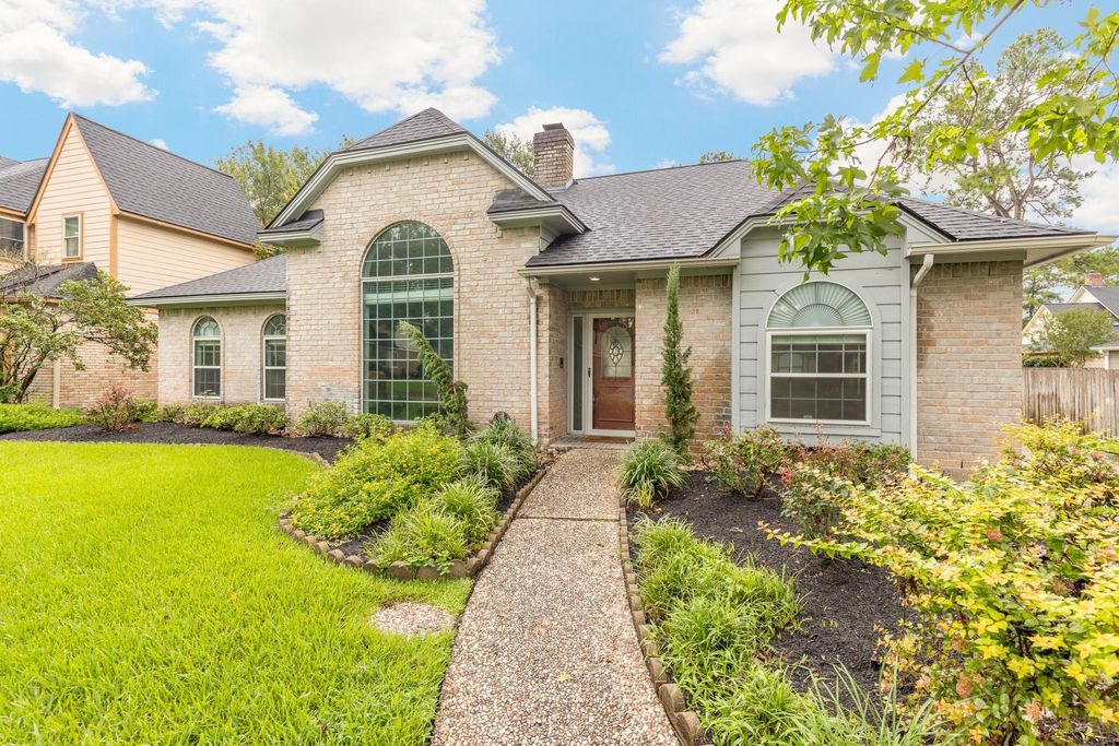 Photo of 5622 Woodland Creek Drive, Houston, TX 77345 (MLS # 88300479)