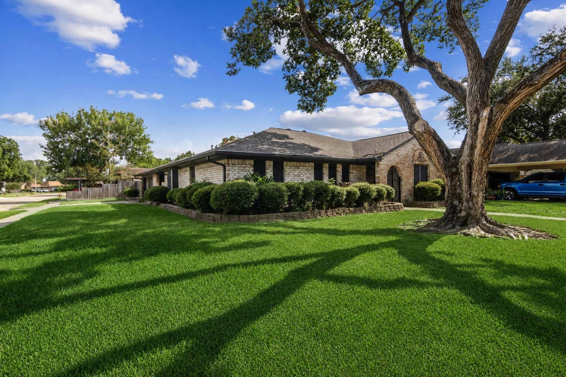 201 E Temperance Lane