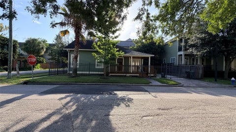 Photo of 2626 Columbia Street, Houston, TX 77008 (MLS # 2493559)