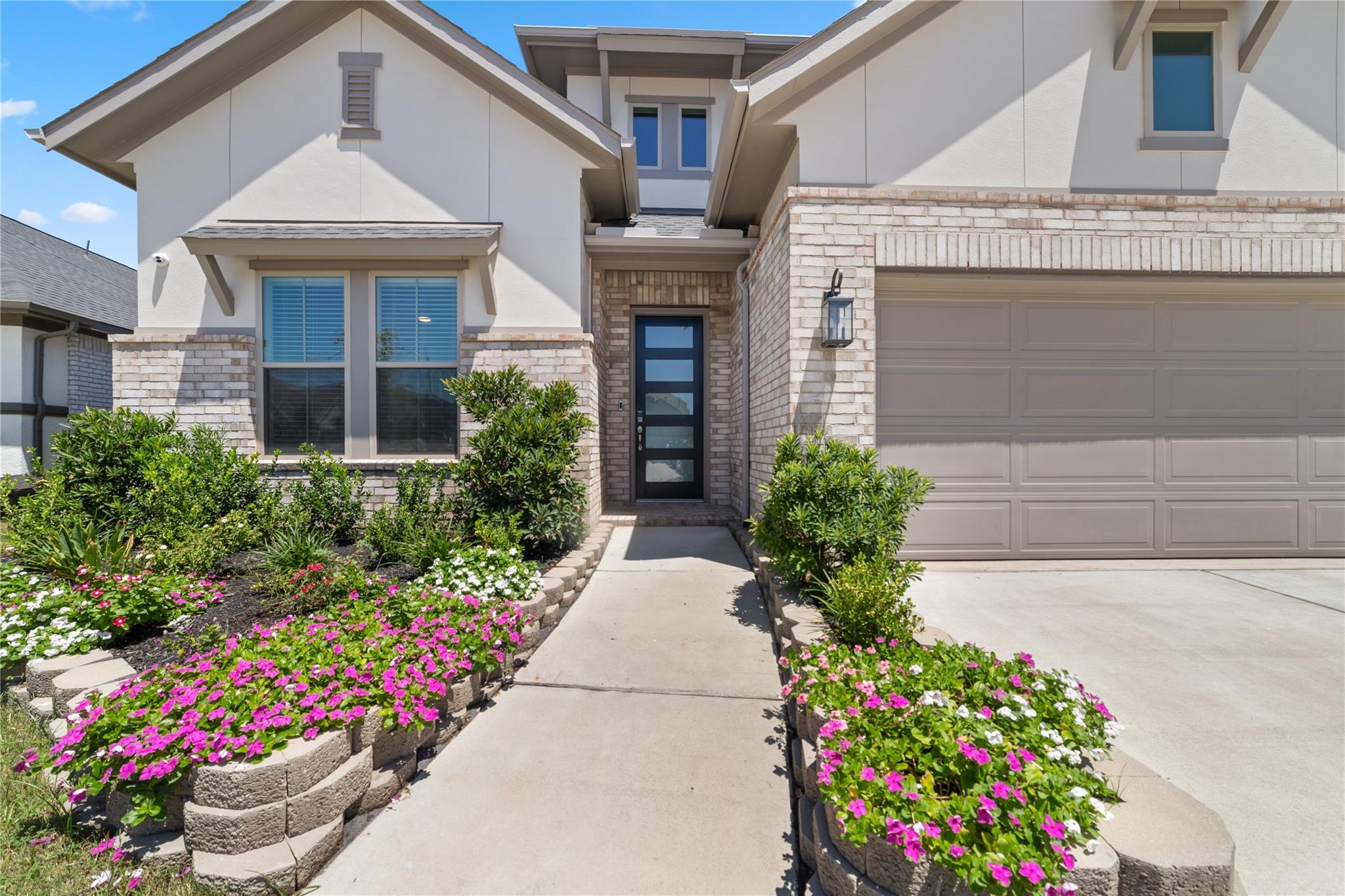 2822 Sunrise Pepper Lane
