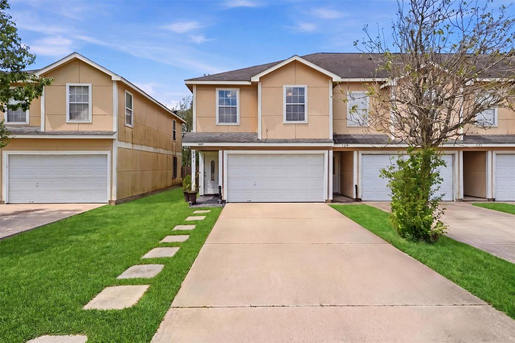 Photo of 527 Solomon Lane, Brookshire, TX 77423 (MLS # 36437979)