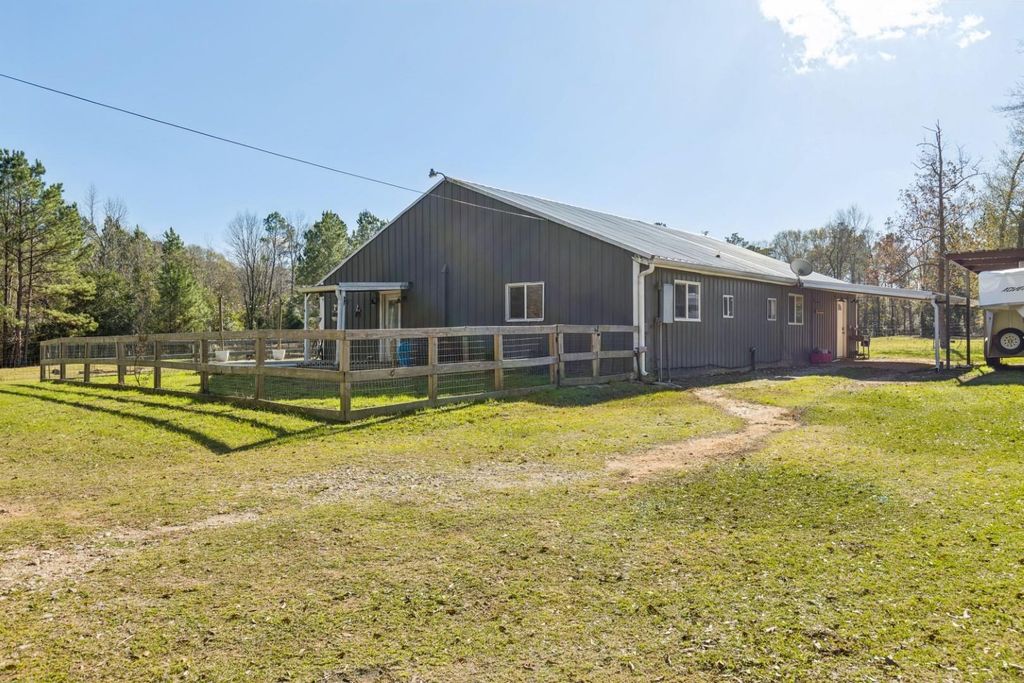 Photo of 392 Robert E Lee Lane, Livingston, TX 77351 (MLS # 24095203)