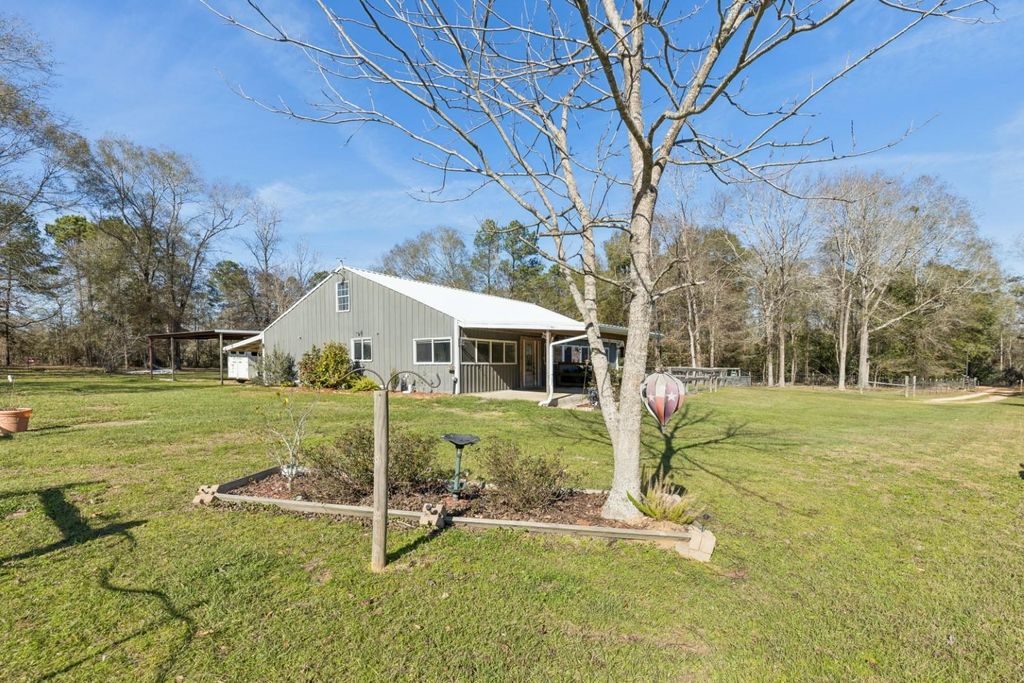 Photo of 392 Robert E Lee Lane, Livingston, TX 77351 (MLS # 24095203)