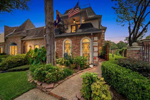 Photo of 9584 Briar Forest Drive, Houston, TX 77063 (MLS # 59888570)
