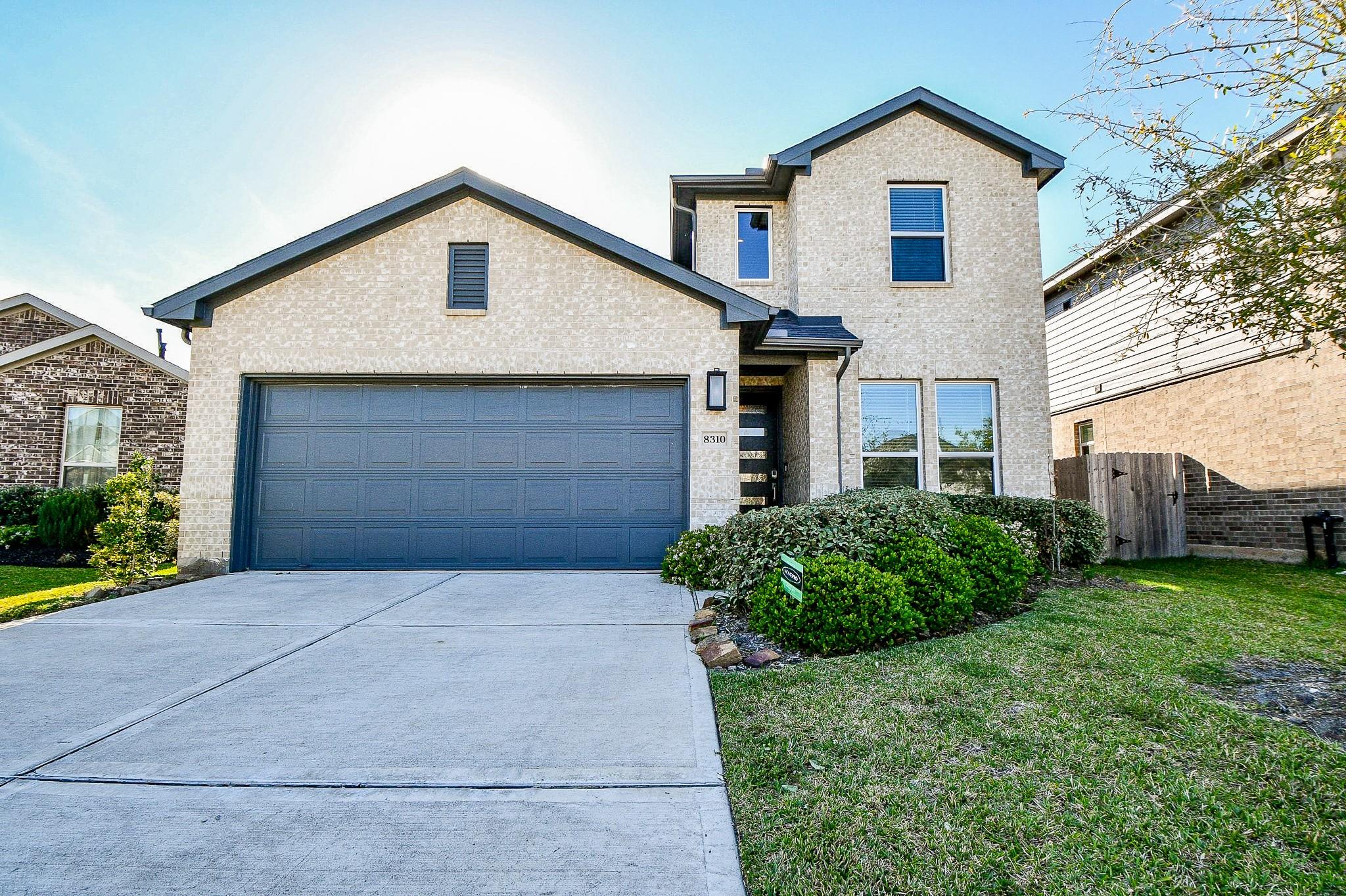 8310 Magnolia Bay Ct