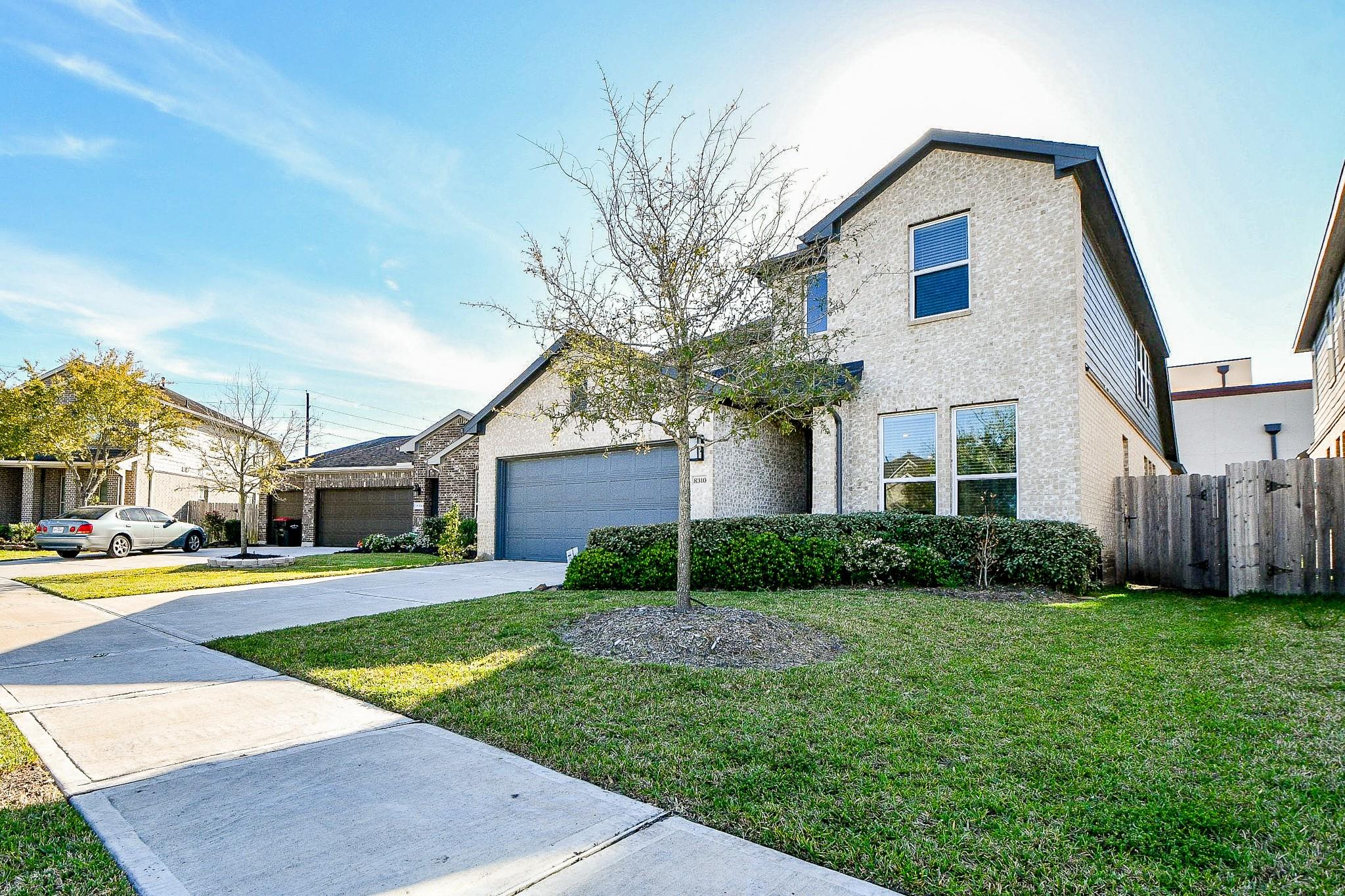 8310 Magnolia Bay Ct