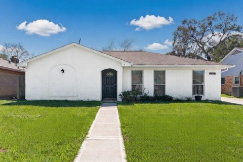 Photo of 11623 Rowan Lane, Houston, TX 77072 (MLS # 17691095)