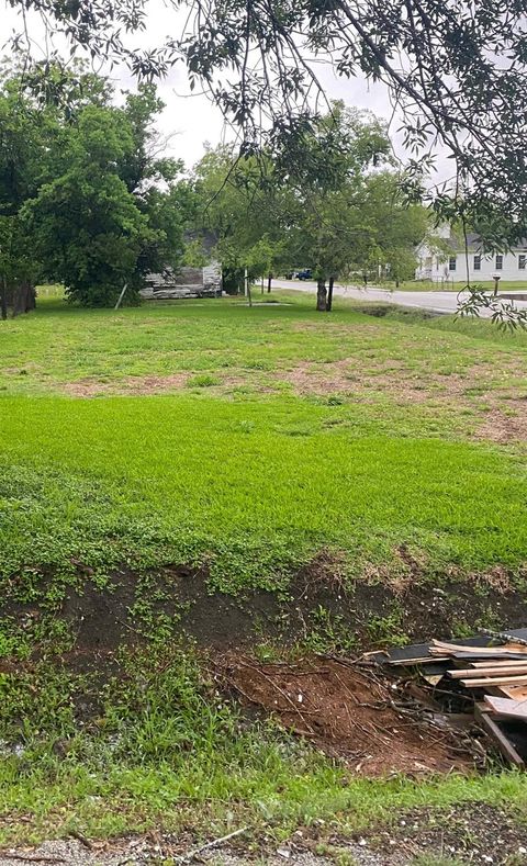 Homes For Sale - 7214 Dallas Street<br/> Baytown, TX 77521