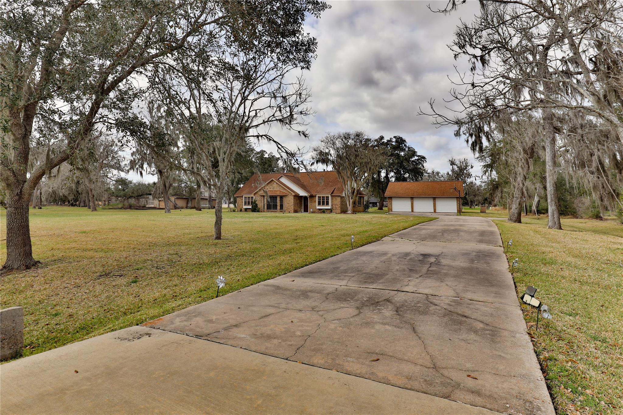 211 Bayou Road