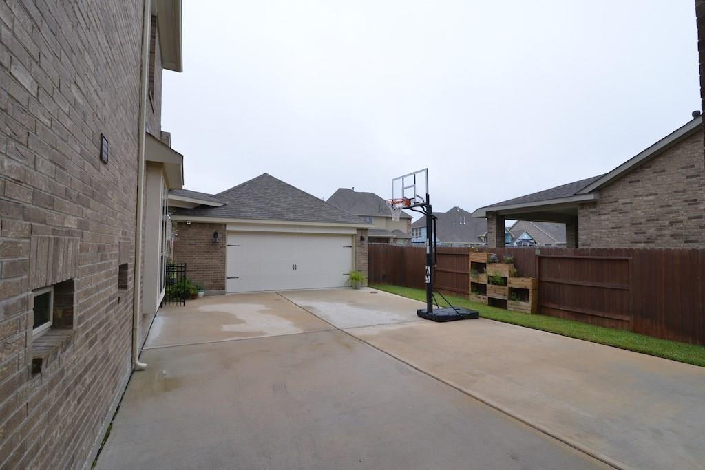 16615 Harbor Falls Drive