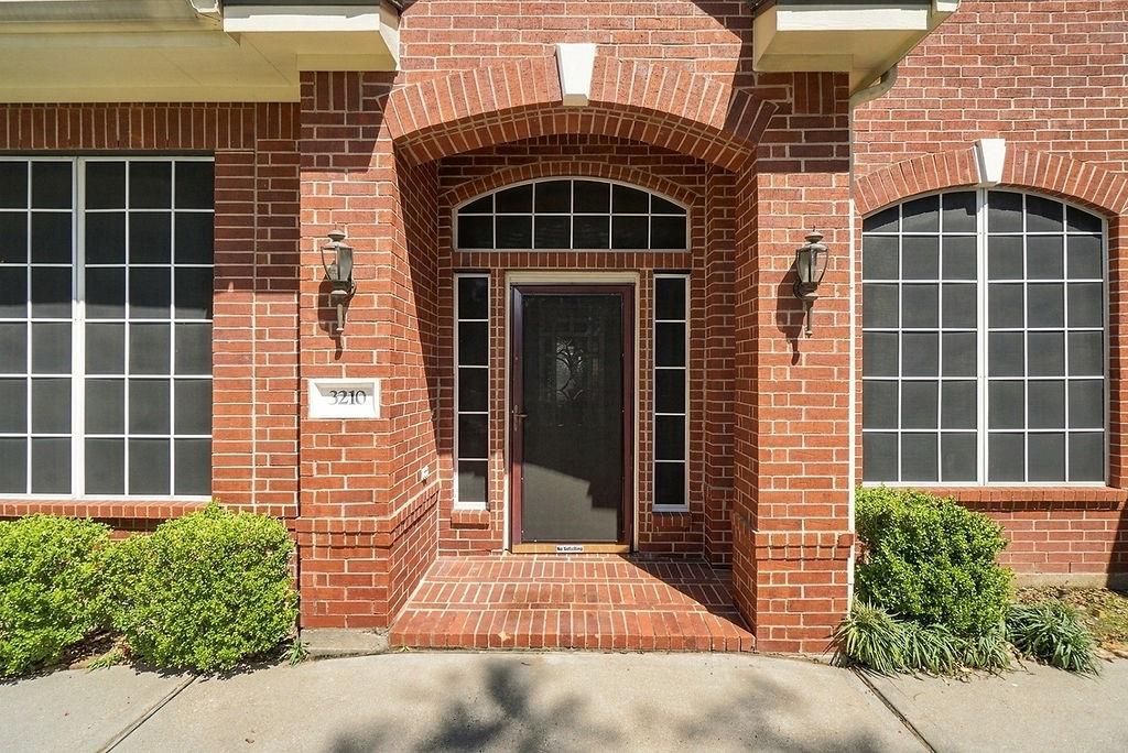 3210 Silverberry Trail