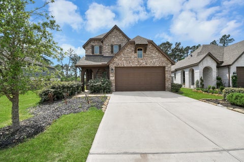 Homes For Sale - 143 Lukewood Circle<br/> Conroe, TX 77318