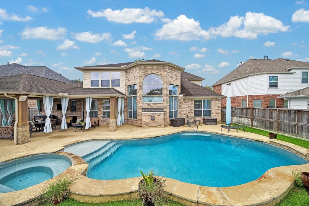 Photo of 8111 Highland Green Drive Dr, Sugar Land, TX 77479 (MLS # 8124121)