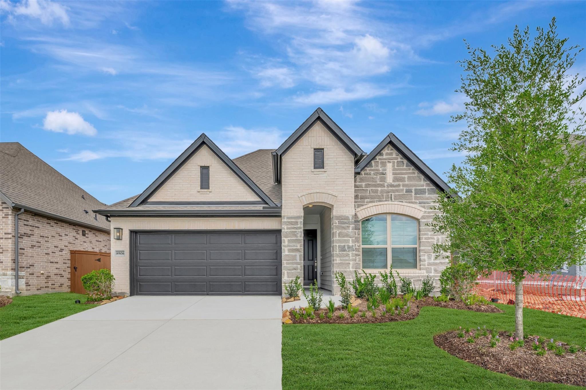 8906 Moose Trail
