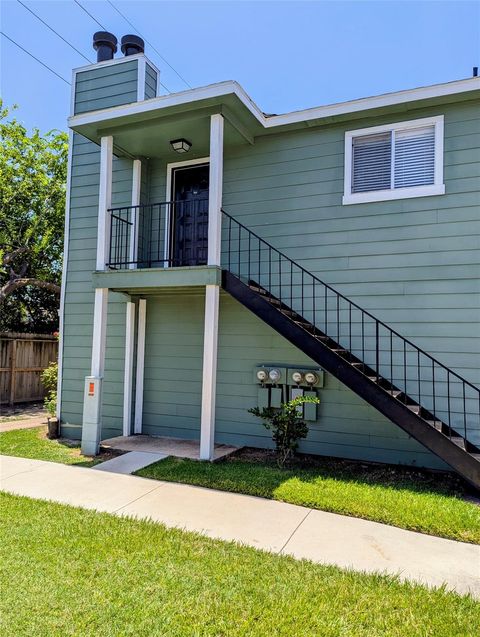 Photo of 7661 Fallbrook Drive #7661, Houston, TX 77086 (MLS # 78373813)