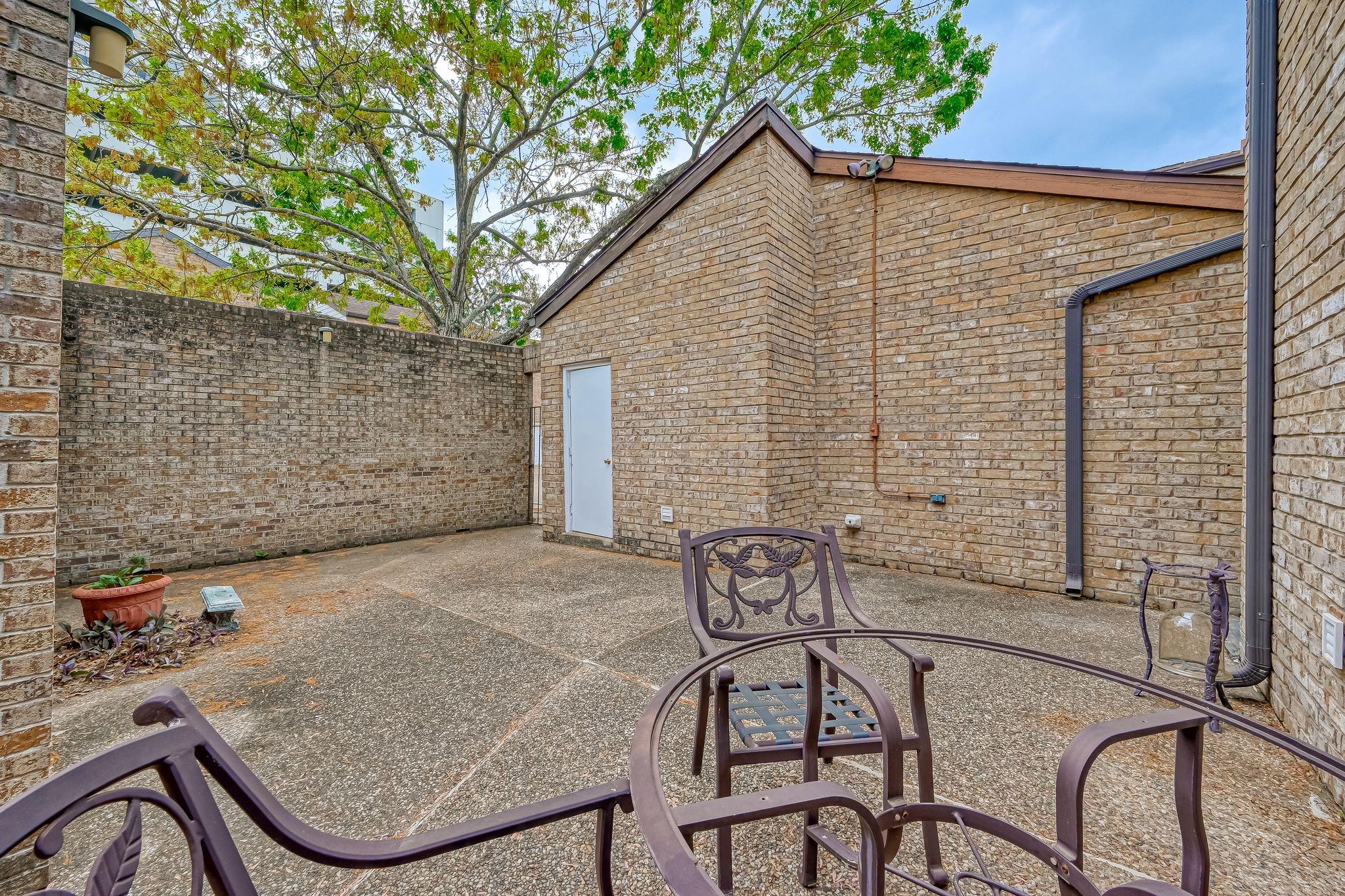 2555 Bering Drive 26