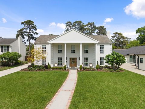 Photo of 13926 Woodthorpe Lane, Houston, TX 77079 (MLS # 42532971)