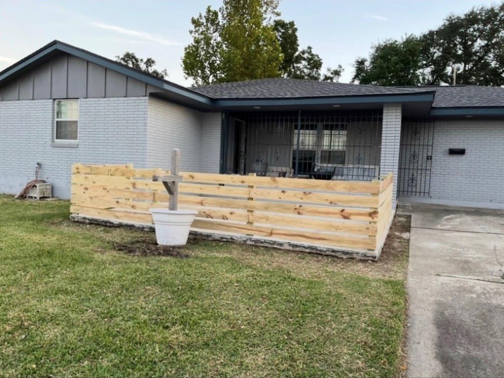 Photo of 1115 25th Avenue N, Texas City, TX 77590 (MLS # 78191159)