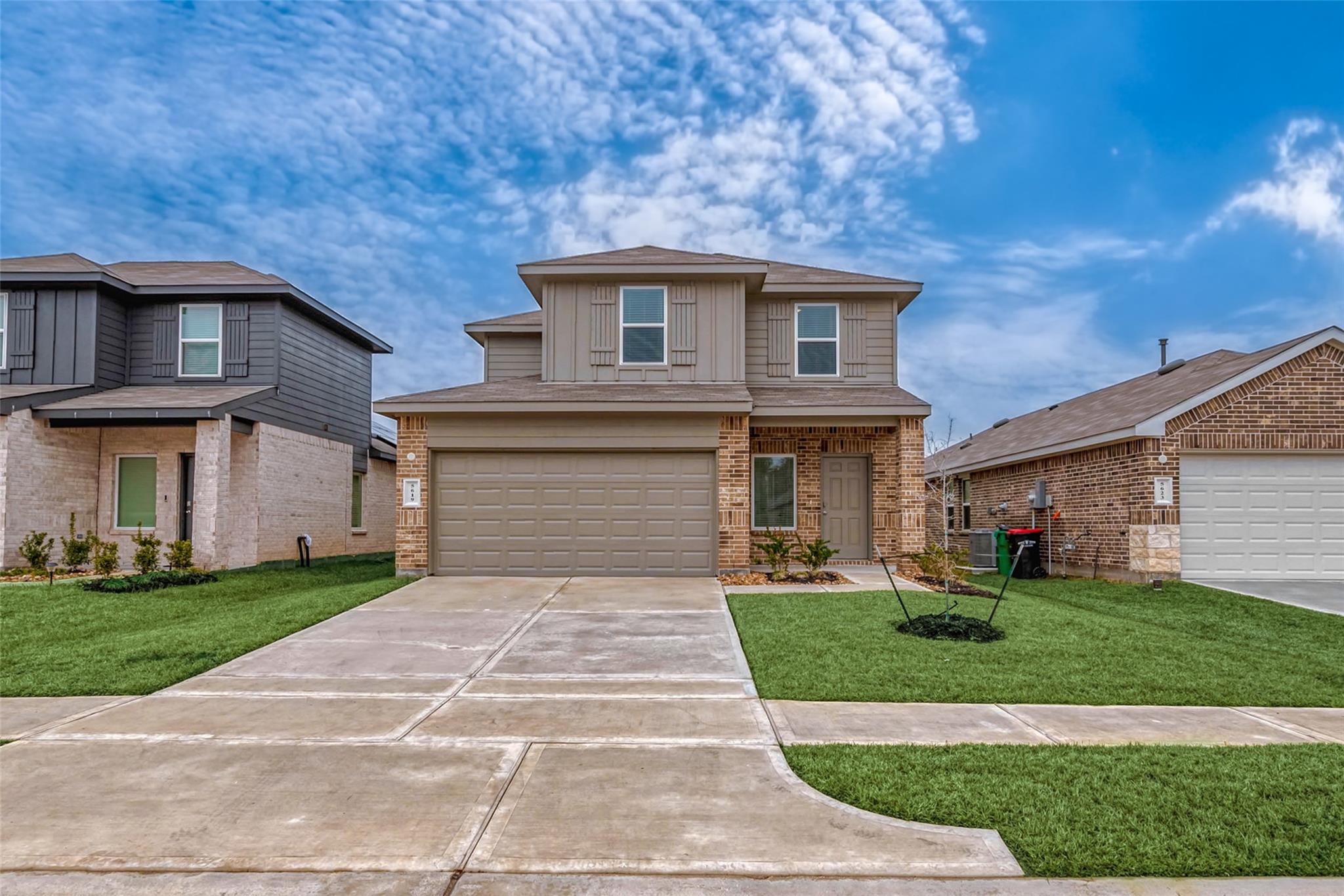 5619 Vintage Oakmont Drive