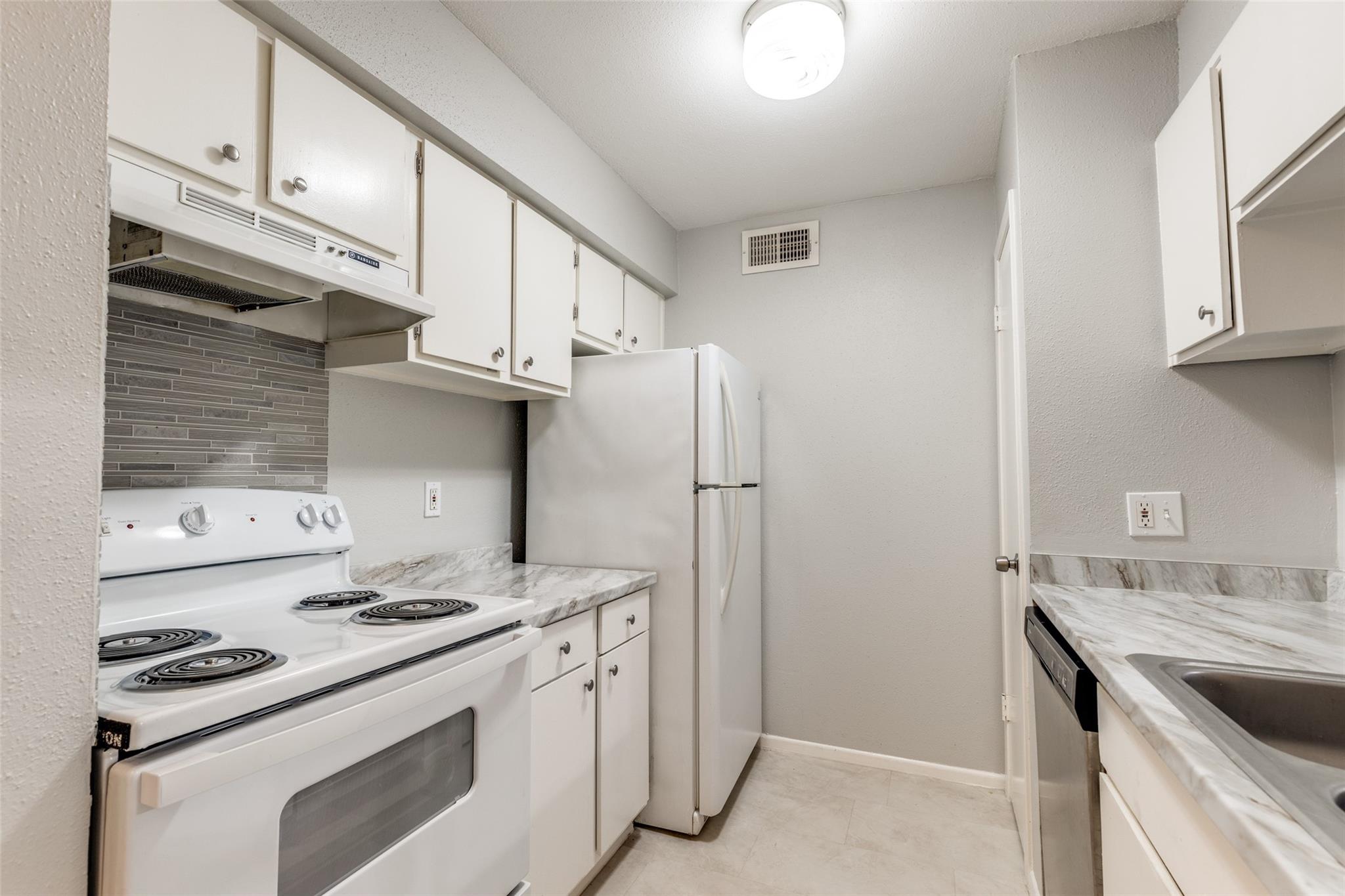 3300 Pebblebrook Drive 78